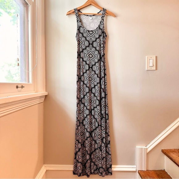 Old Navy Geometric Black and White Sleeveless Maxi Dress - Picture 1 of 8